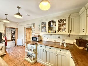 Photo 17- click for photo gallery